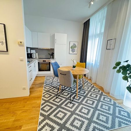 Trendy Apartment Zentral Gelegen فيينا المظهر الخارجي الصورة